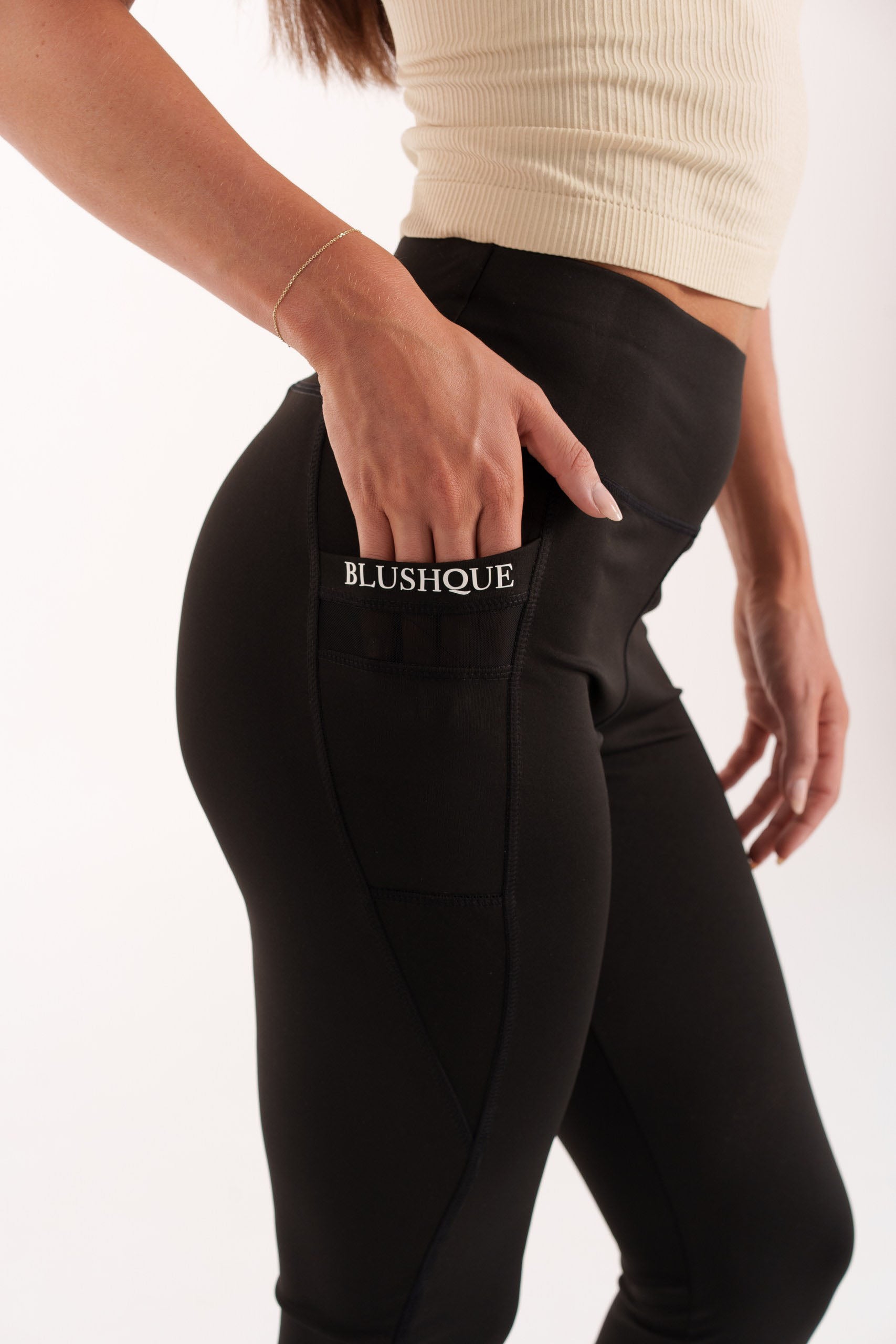 Off Duty Mesh Pocket Leggings